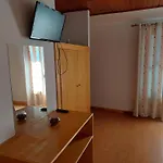 بيت ضيافة Local Lindo