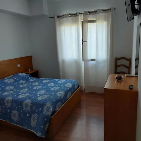 Local Lindo Πανσιόν 3*