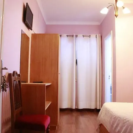 Local Lindo Konukevi 3*