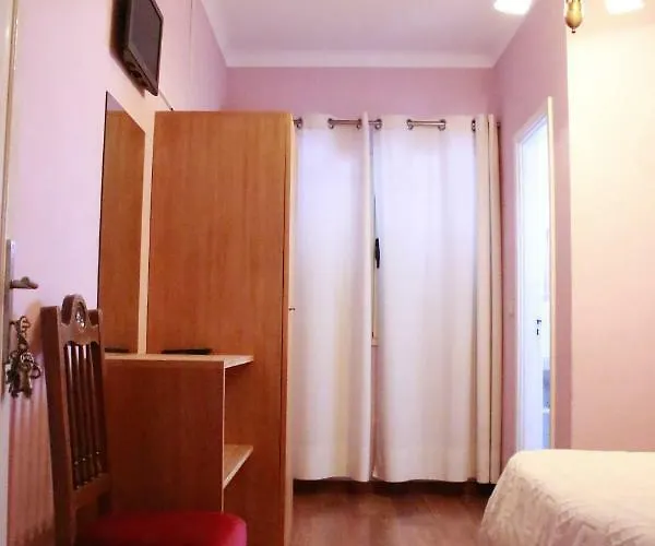 Local Lindo Pensjonat 3*